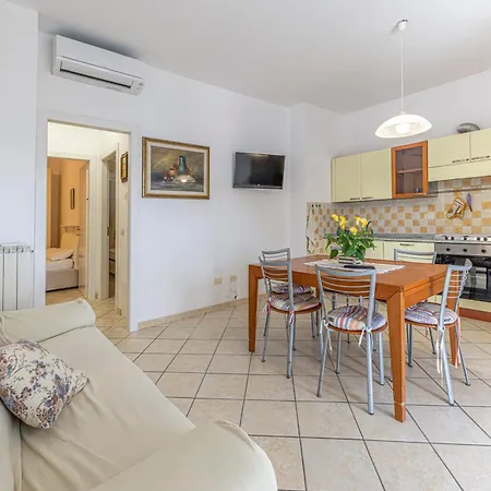 Lilly A Apartmán Porto Azzurro